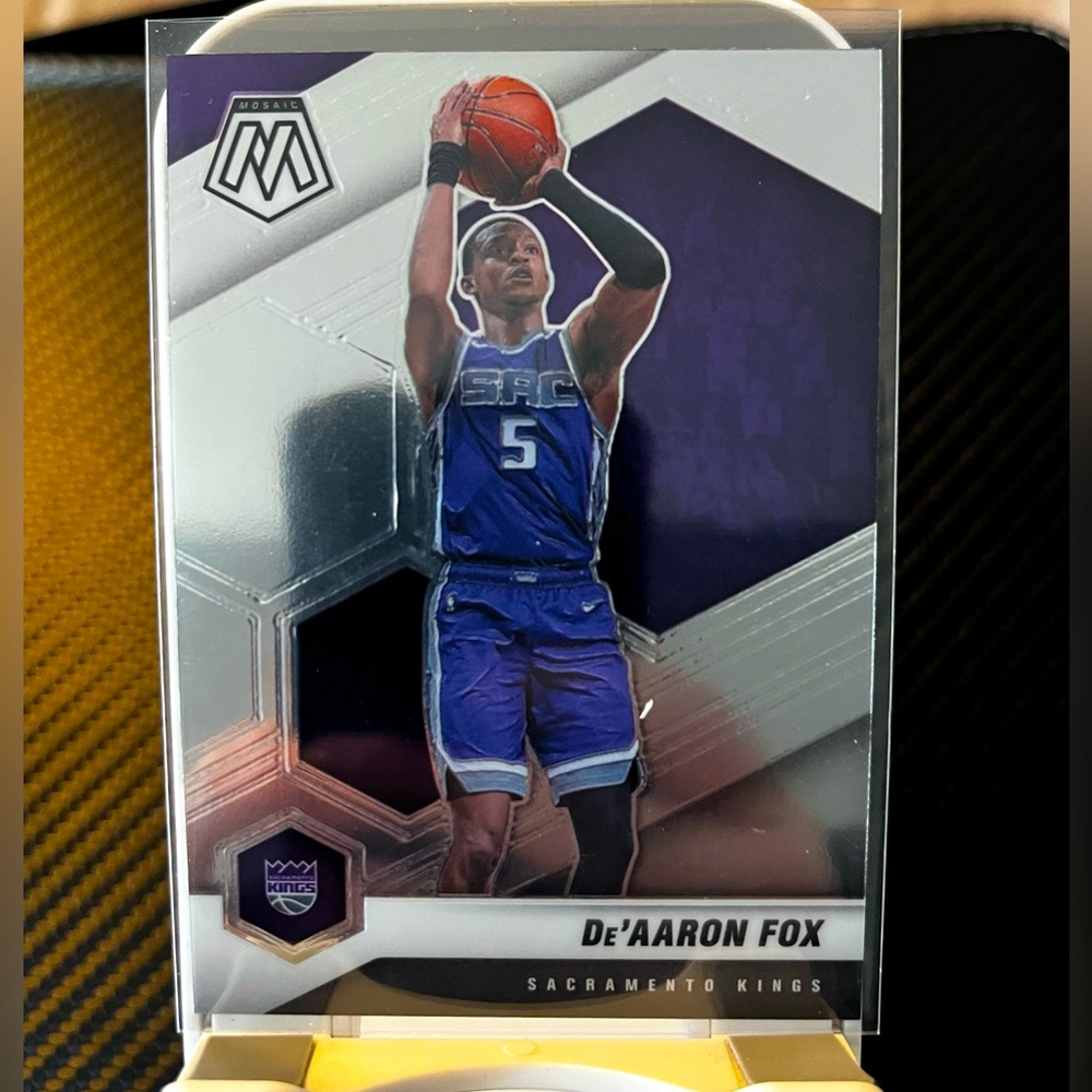 De’Aaron Fox 2020-21 Panini Mosaic NBA Trading Card #168 KINGS